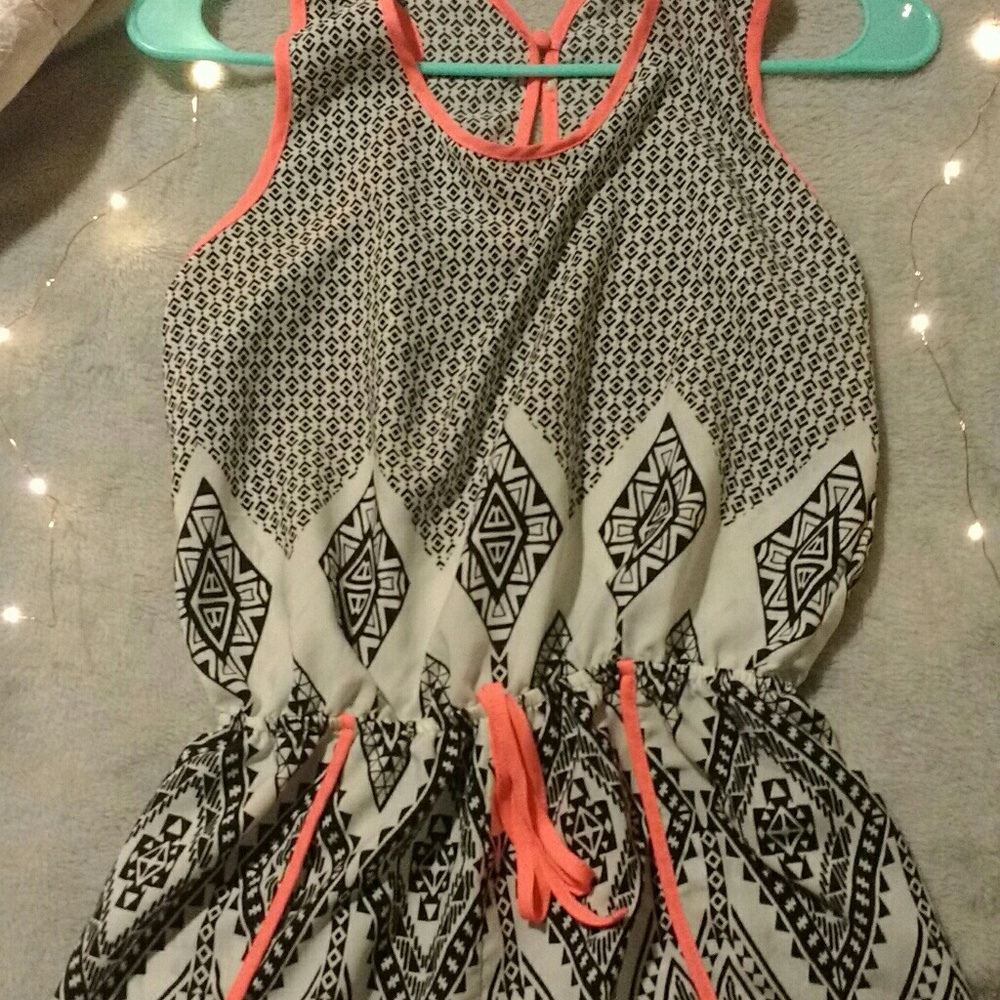Romper - Picture 2 of 4